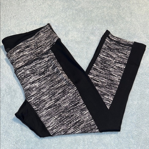 CAbi Black and Gray Leggings - Picture 1 of 5